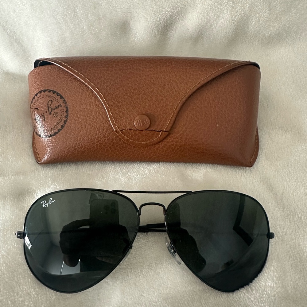Ray-Ban Black Aviator Sunglasses with Brown Case - 62mm Large